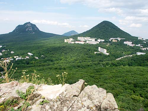 Панорама на горы Железная и Развалка (Спящий лев)
